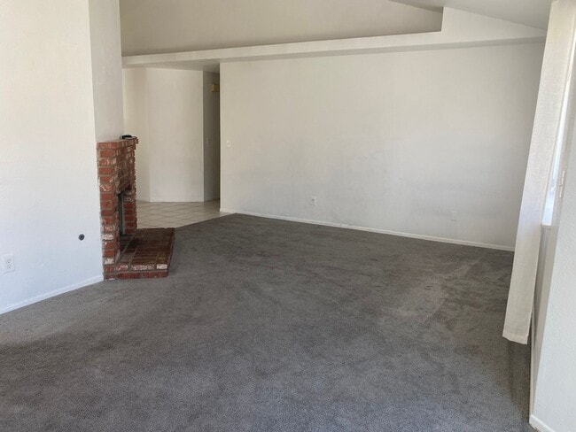 Building Photo - Single Family One-Story Home Available!!!