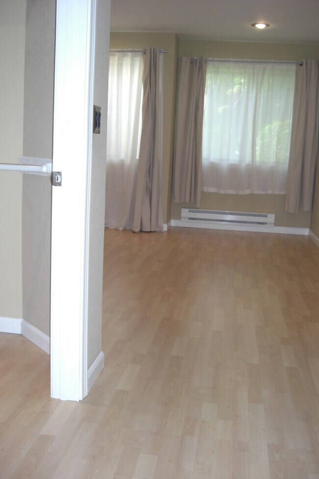 Master Bedroom - 1344 Bellevue Way NE