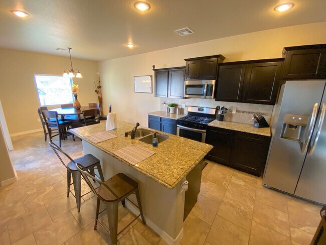 Building Photo - East El Paso 3 bed Refrig A/C w/ Gorgeous ...