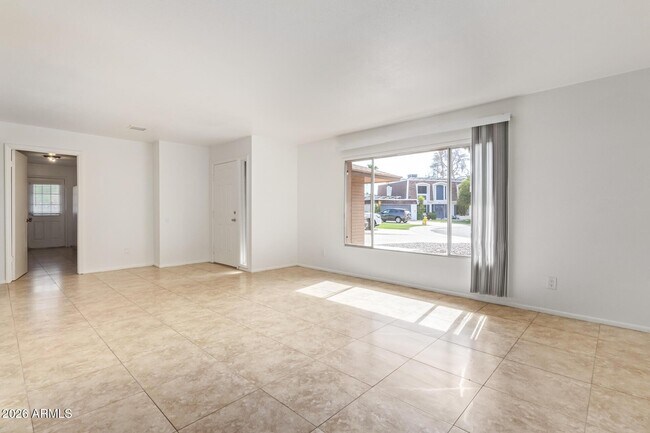 Building Photo - 3929 S Pine St