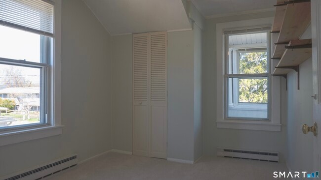 Building Photo - 49 Sound View Heights