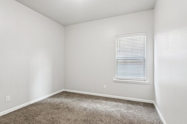 Building Photo - 4-Bed, 2-Bath Home in Slidell – Move-In Re...