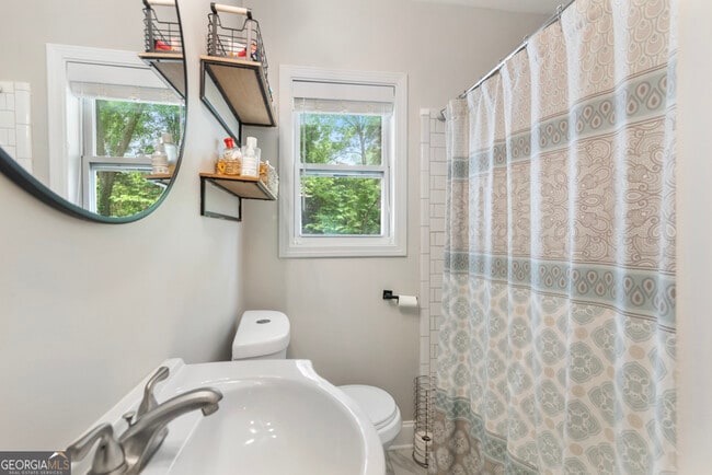 Building Photo - 1759 N Olympian Way SW