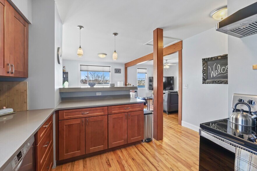 Building Photo - 372 Broadway