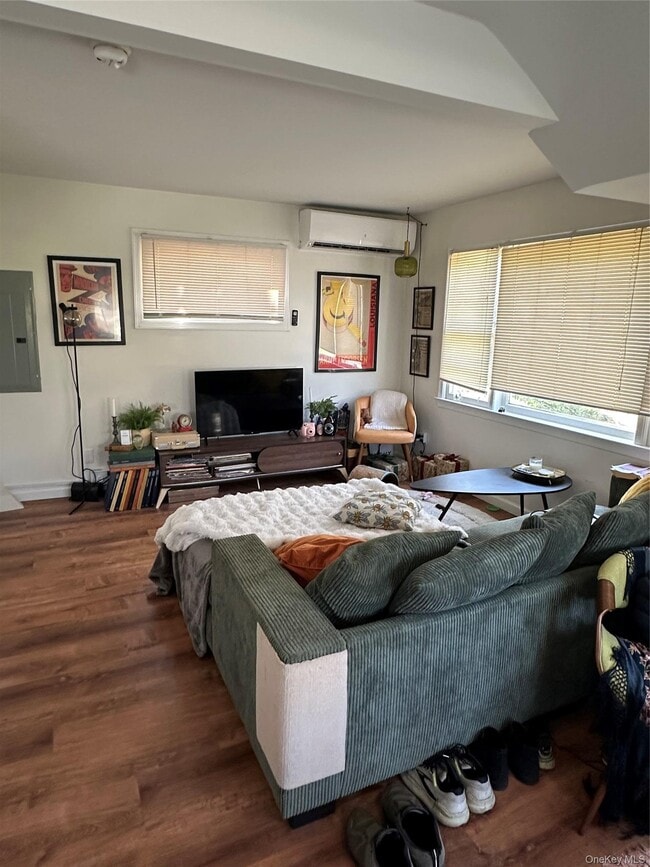 Building Photo - 11 Upper Hillman Rd