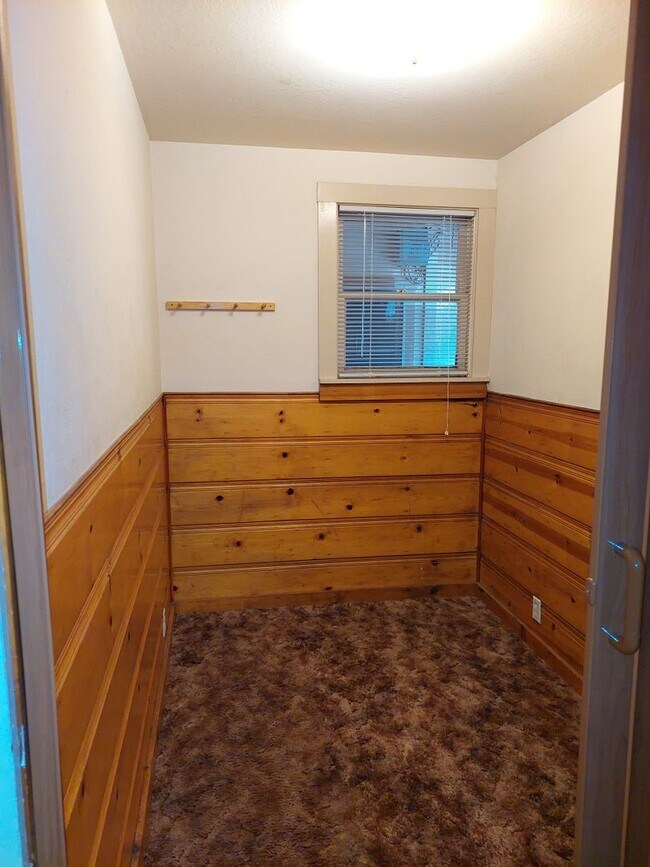 Building Photo - 3781 Forest Ave