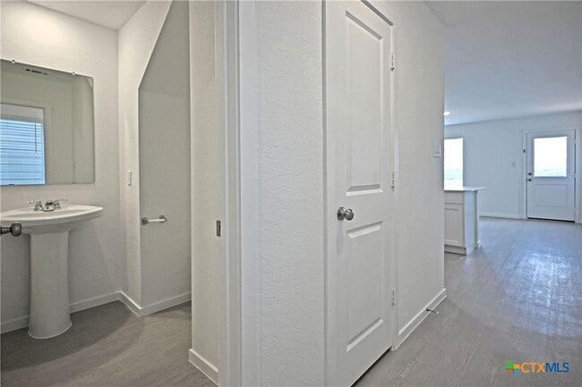 Building Photo - 5014 Winecup Cv