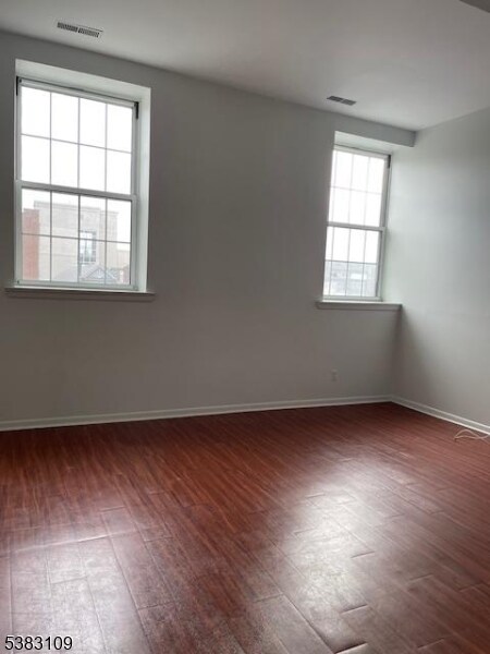 Building Photo - 398 Bloomfield Ave