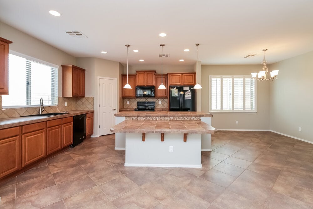 Building Photo - 4056 E Alamo St