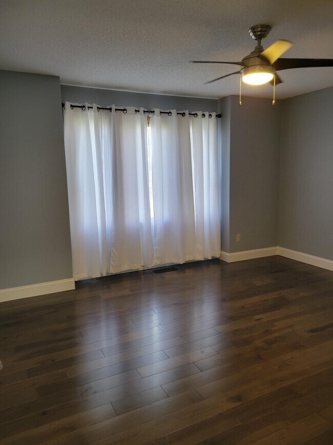 Building Photo - 116 Knollwood Ln