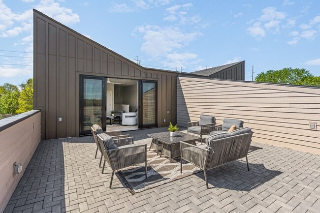 Building Photo - Brand New Townhome in The Heart Of East Nashville