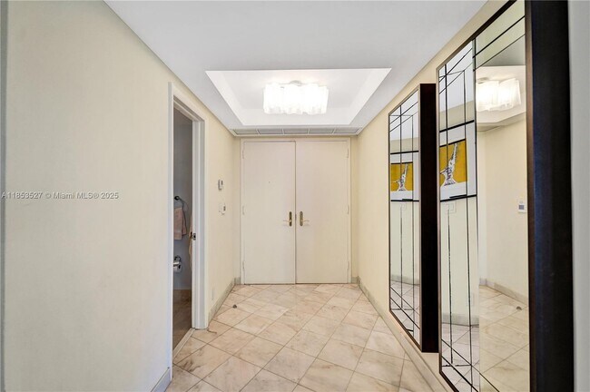 Building Photo - 20281 E Country Club Dr