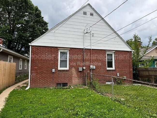 Building Photo - 1509 N Chester Ave