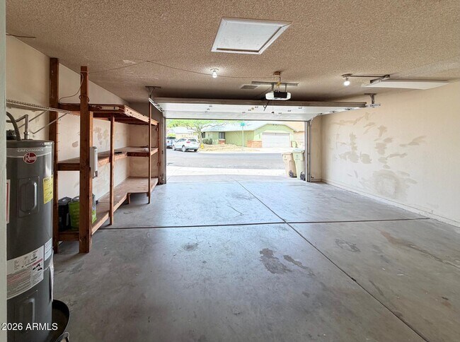 Building Photo - 11815 N 65th Dr