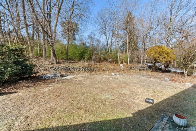 Building Photo - 10 Taft Ln