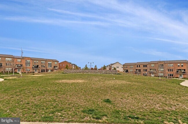 Building Photo - 10910 Presidential Pkwy