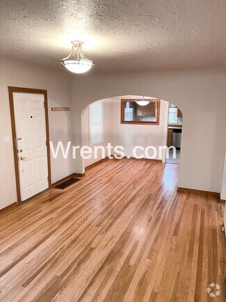 Building Photo - New home is a