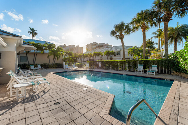 Building Photo - 774 Seaview Dr