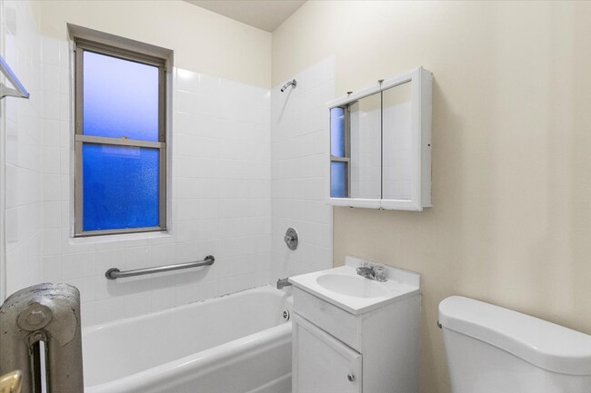 Building Photo - 7827 S South Shore Dr
