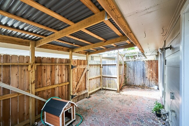 Building Photo - 14704 Perthshire Rd