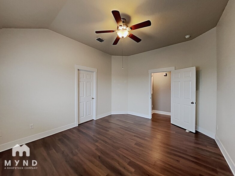 Building Photo - 7842 Sterling Manor