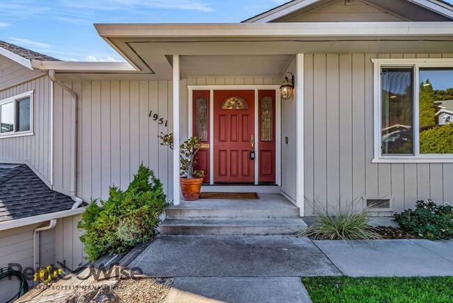 Building Photo - 1951 Heath Dr