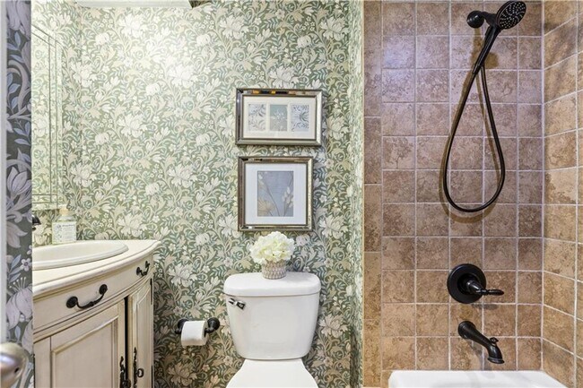 Building Photo - Charming Northside Opelika Home w/ Basement