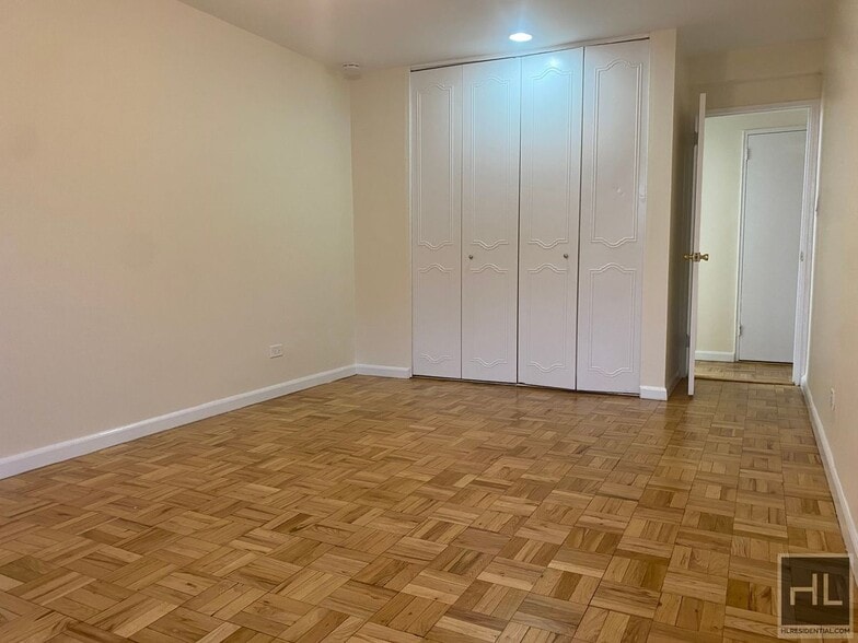 Building Photo - GRAND CENTRAL PARKWAY