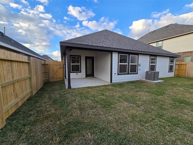 Building Photo - 2215 Villa Bella Ln