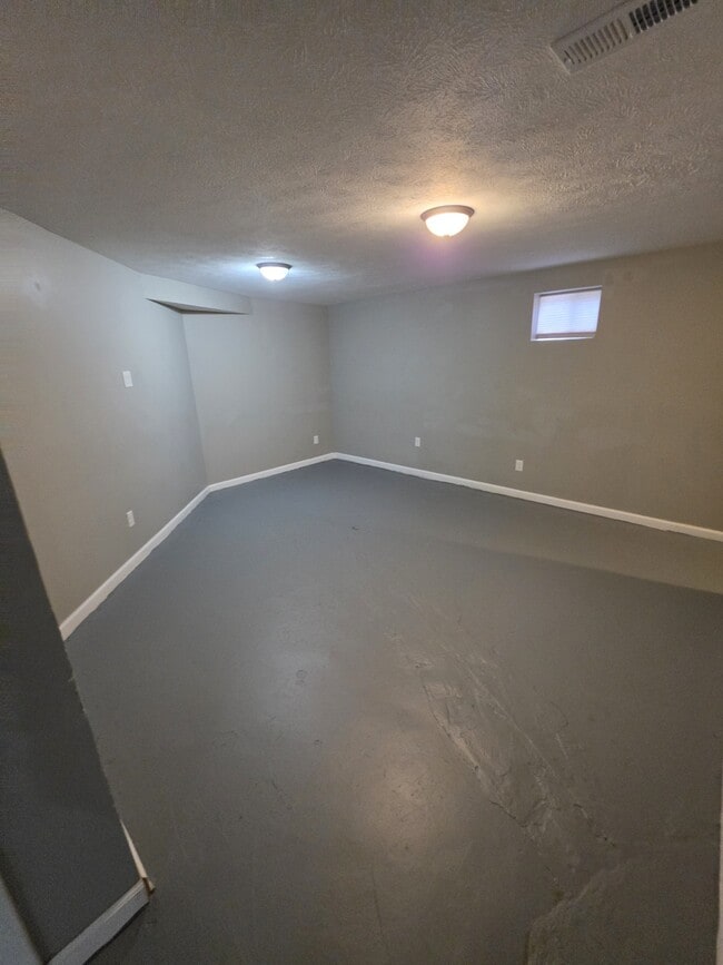 Building Photo - 132 N 35th Ave