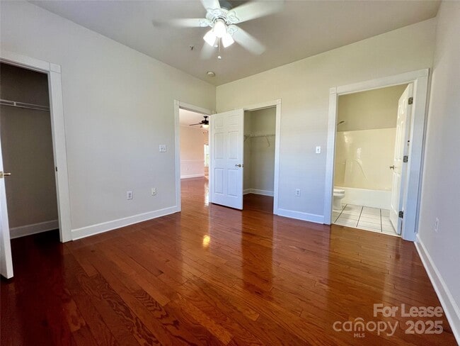 Building Photo - 8929 Meadow Vista Rd