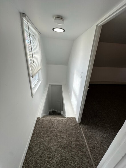 Building Photo - 29 Brayton St