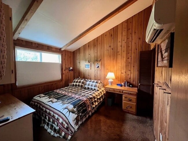 Building Photo - HALF OFF FIRST MONTHS RENT! Fully Furnishe...