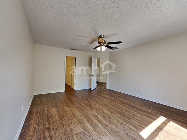 Building Photo - 3646 Arava Dr