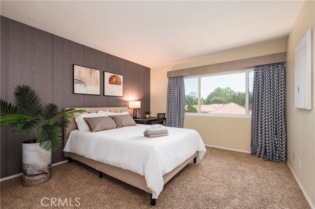 Building Photo - 2328 E Vine Ave