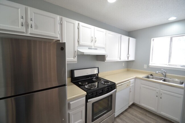 Building Photo - 1504 Crestone Ave