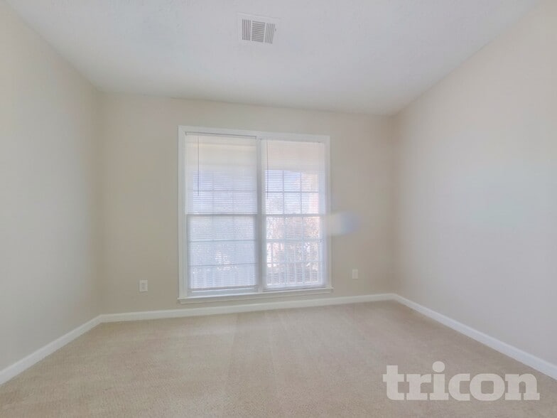 Building Photo - 420 Austin Dr