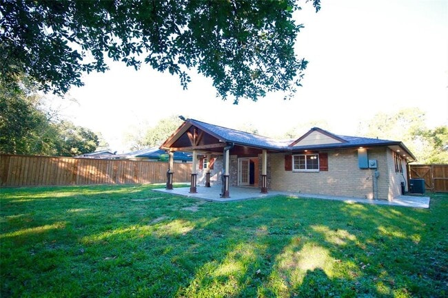 Building Photo - 4523 Donalbain Dr