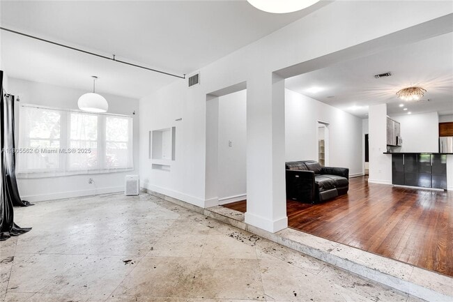 Building Photo - 86 NE 47th St