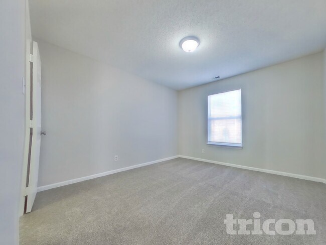 Building Photo - 522 Harmony Dr