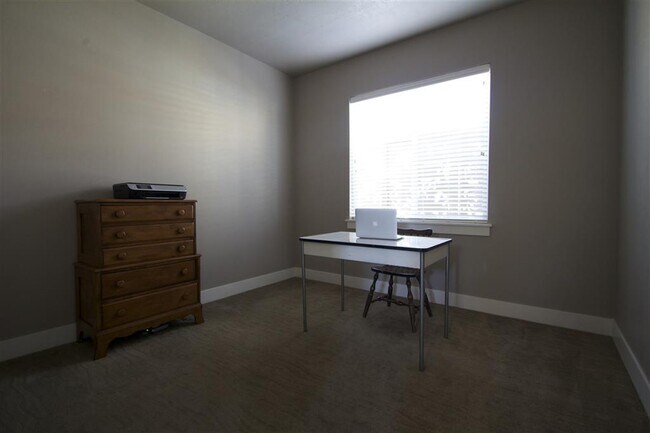Building Photo - Wonderful Patio Home In The Mill District ...