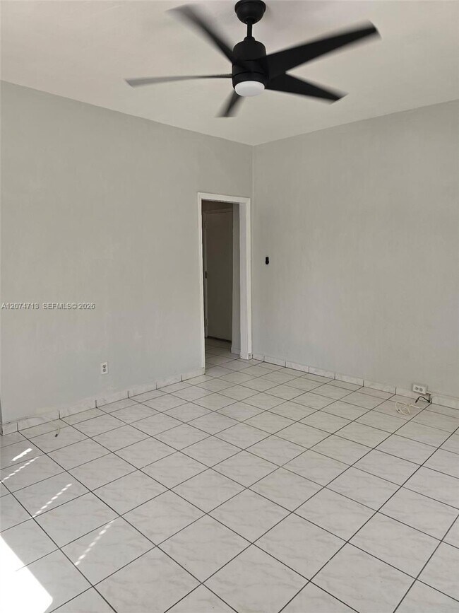 Building Photo - 215 30th St