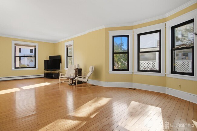 Building Photo - 9 Academy St