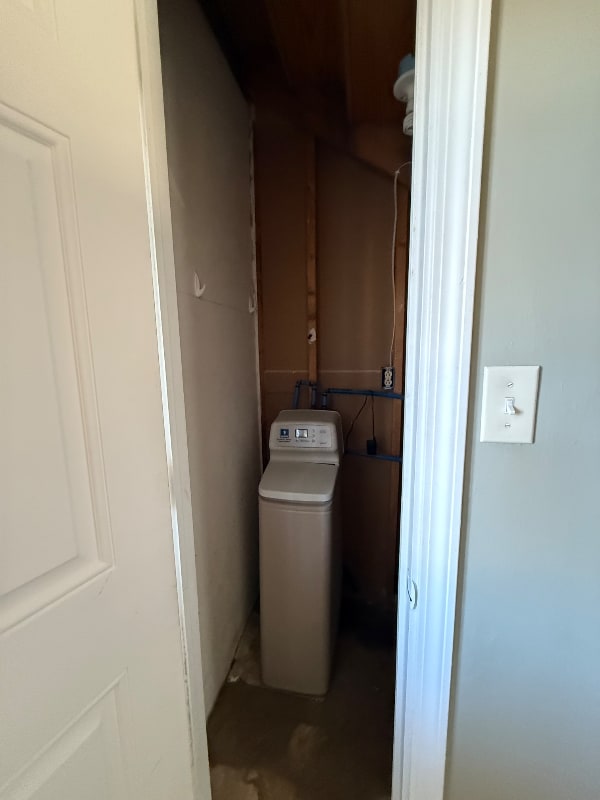 Building Photo - 8934 S South Hill Dr