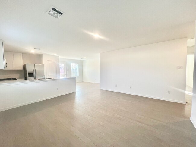 Building Photo - 712 Zuppino Ln