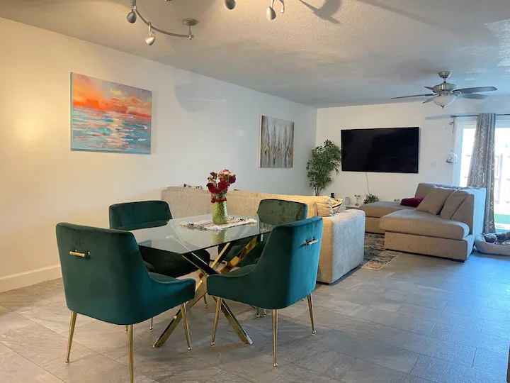 Building Photo - 6843 NW 29th Ave