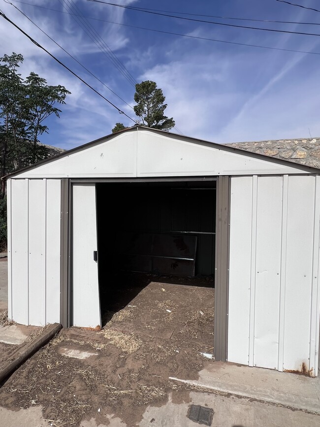 Building Photo - 3500 Hercules Ave