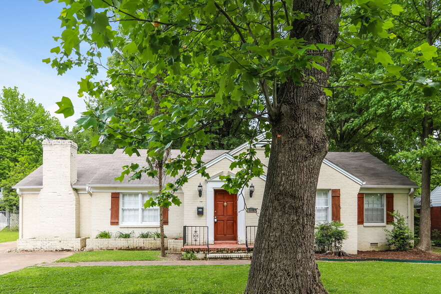 Primary Photo - 1172 Oak Ridge Dr