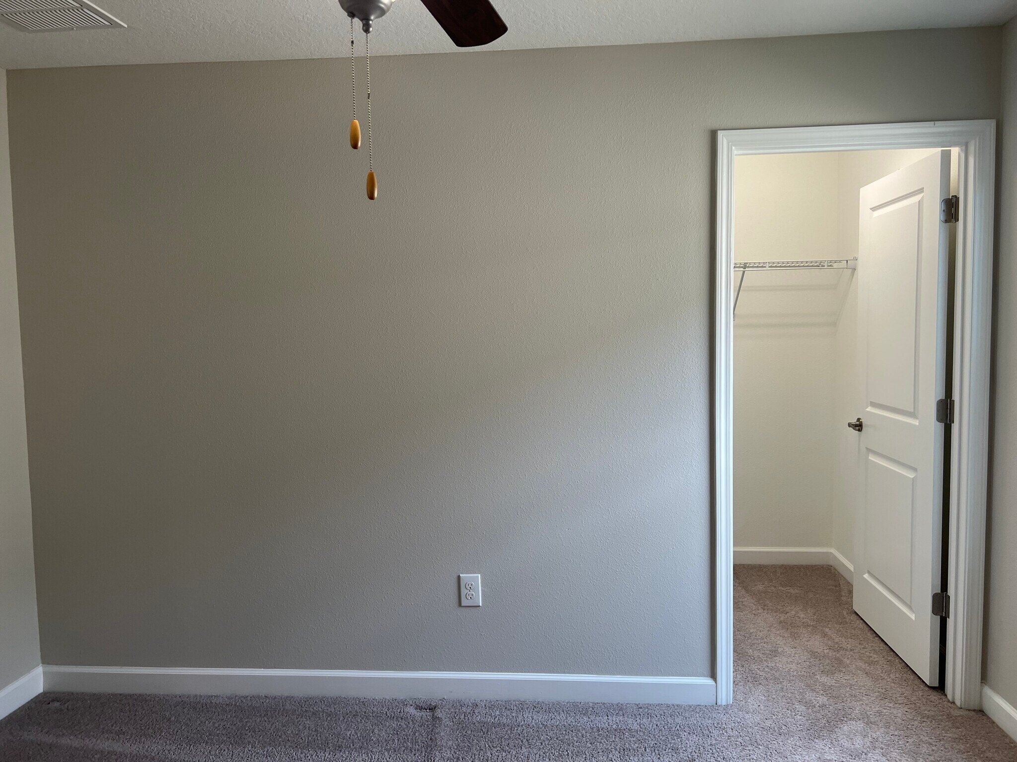 Building Photo - 923 Terra Vista St