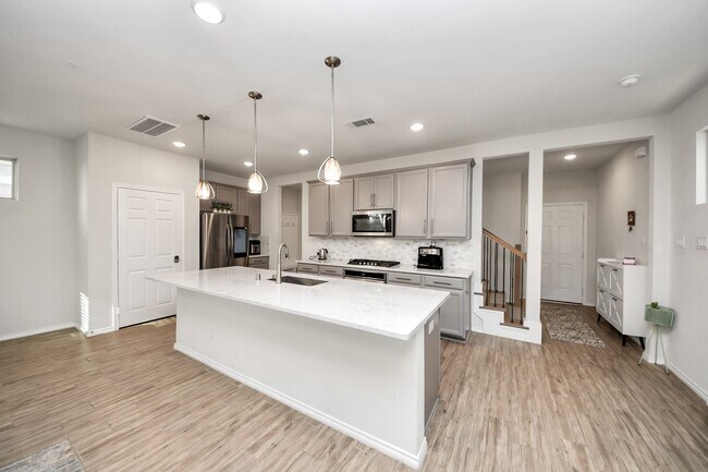 Building Photo - 3116 Dakota Falls Dr
